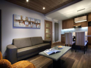 Apartment with a balcony in lively Arc 2000